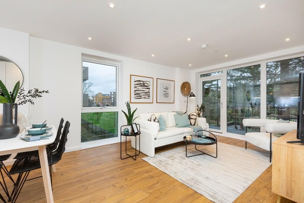 Property photo 3 of 8 Showhome