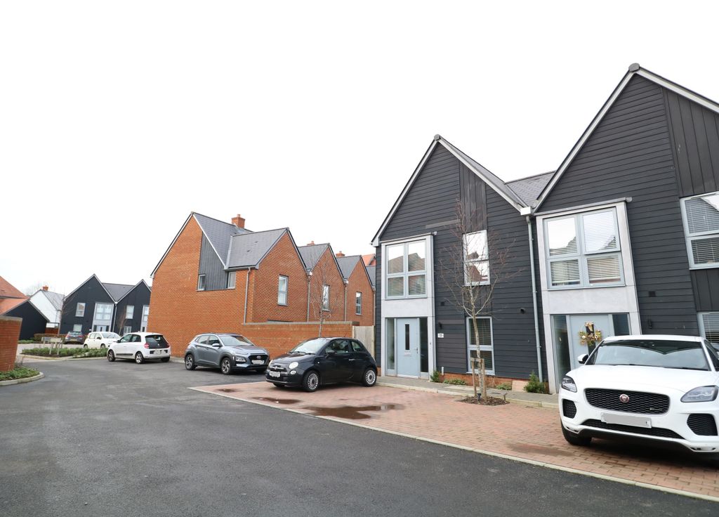 Property photo 2 of 12 Front 2