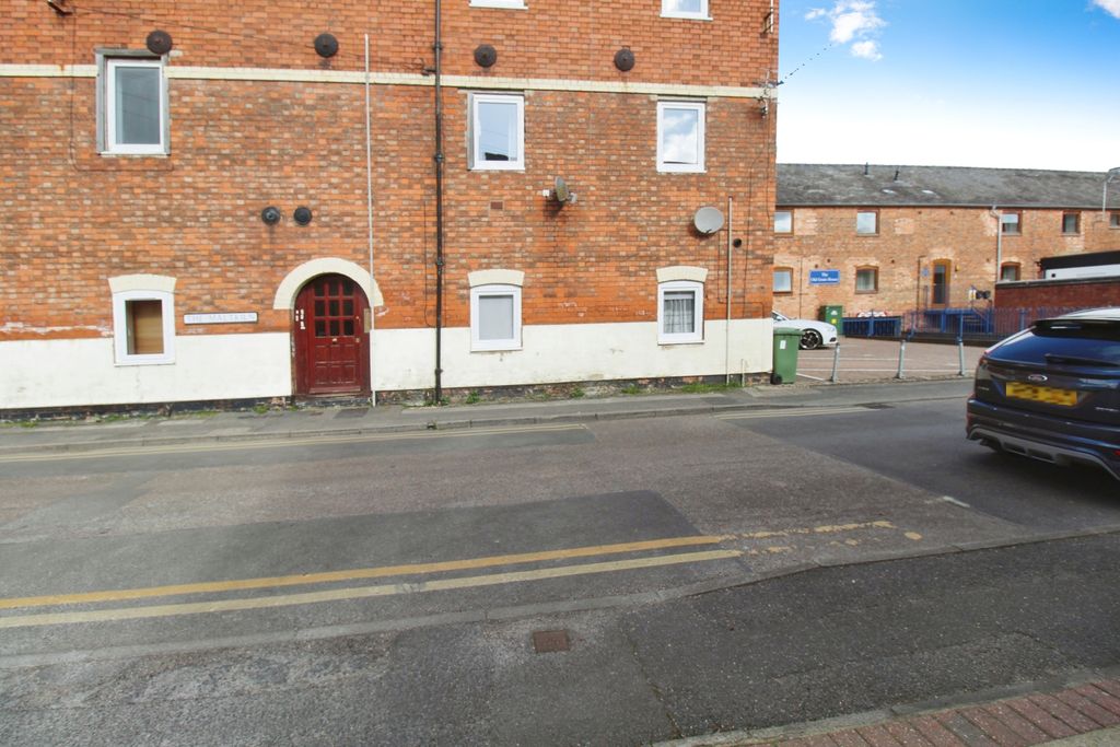 Property photo 1 of 7