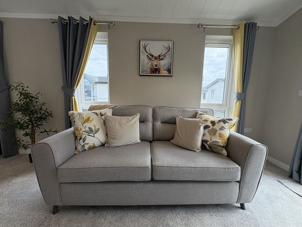 Property photo 3 of 17 3