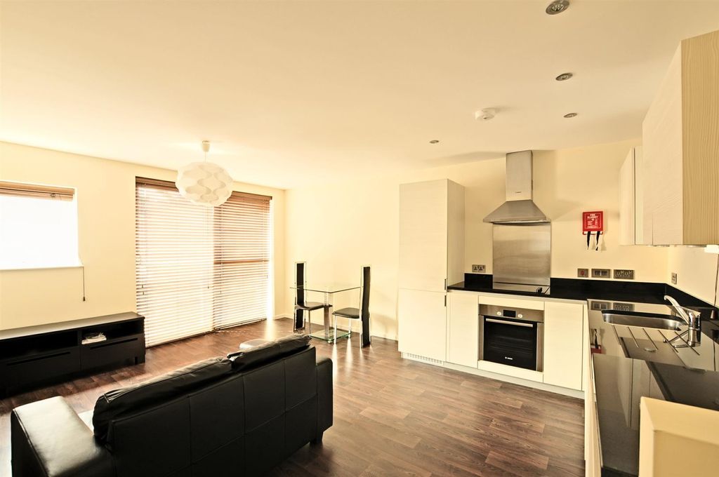 Property photo 2 of 9