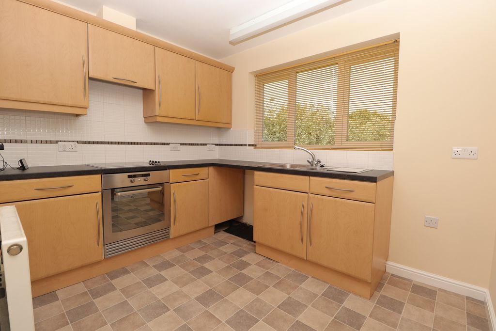 Property photo 2 of 28 Kitchen