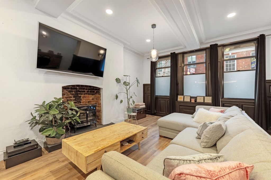 Property photo 3 of 43