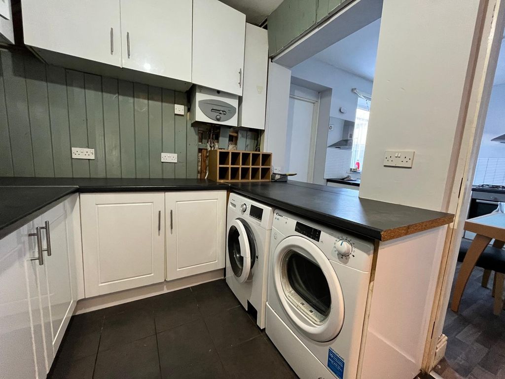 Property photo 3 of 9 Picture No. 14