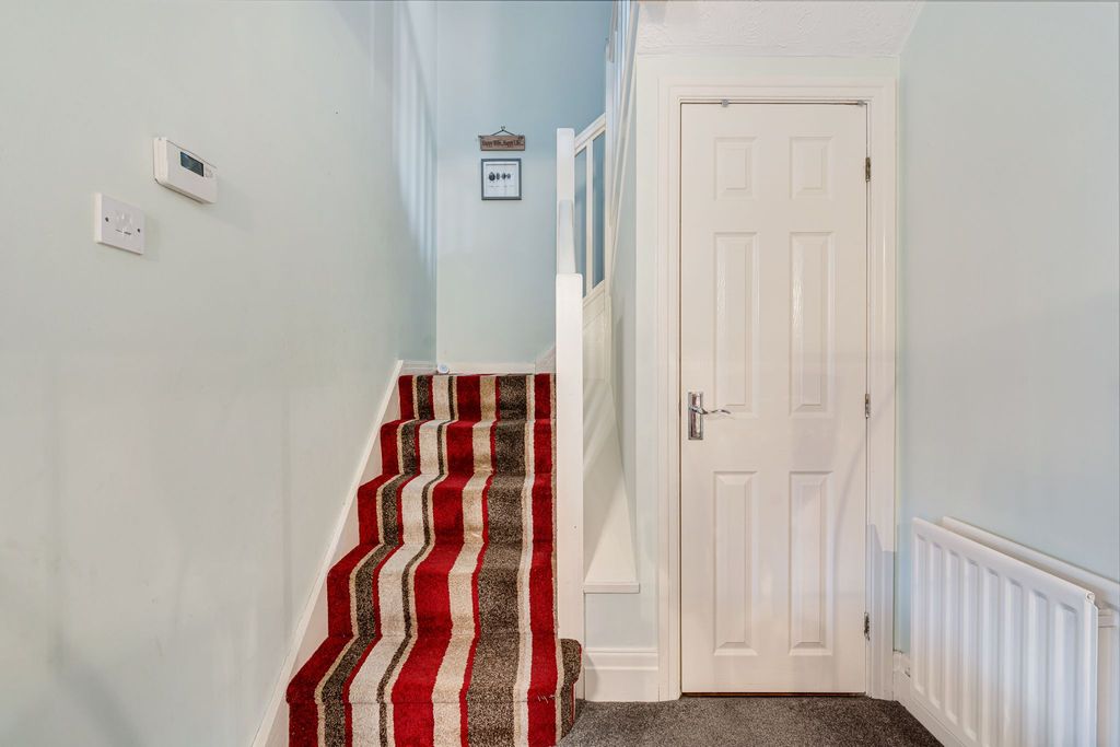 Property photo 3 of 26 Photograph 4