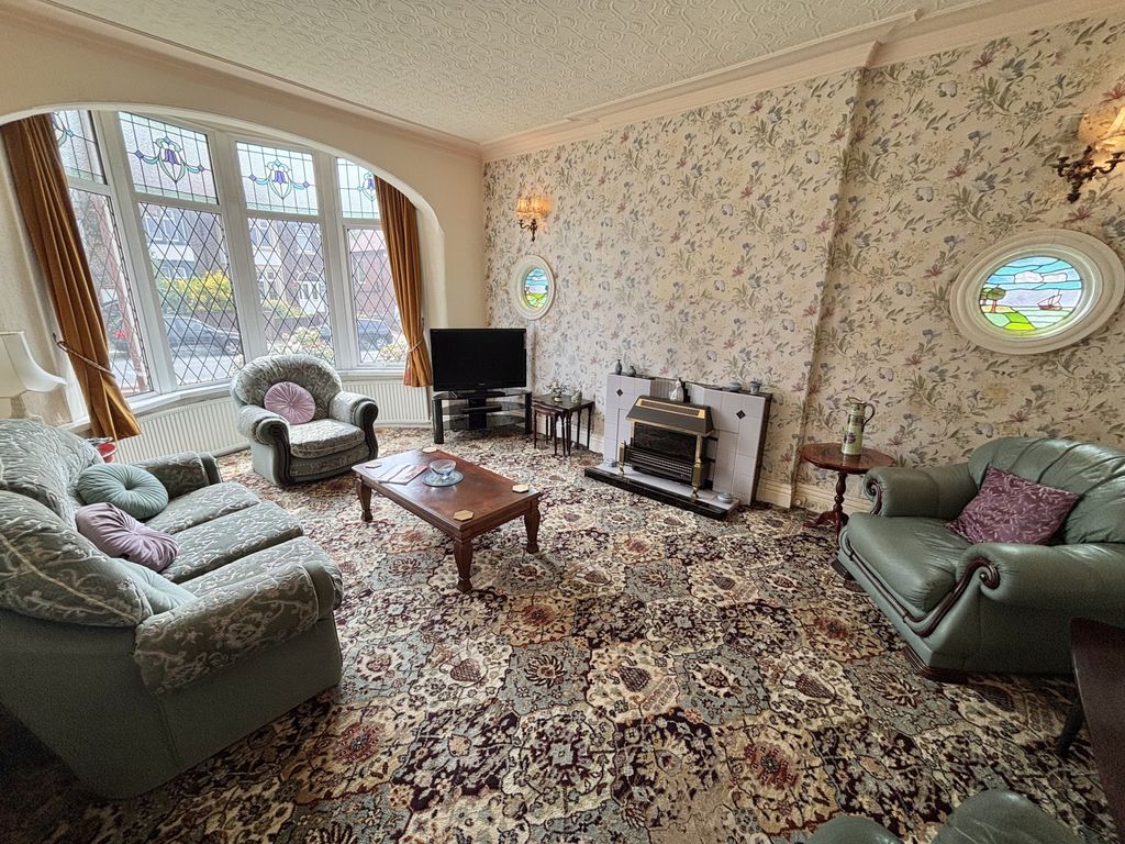 Property photo 2 of 21