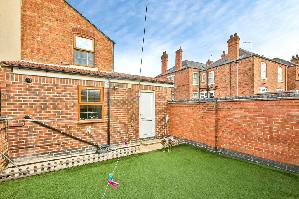 Property photo 3 of 18 Picture No. 24