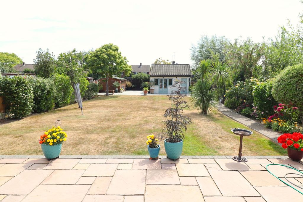 Property photo 3 of 32