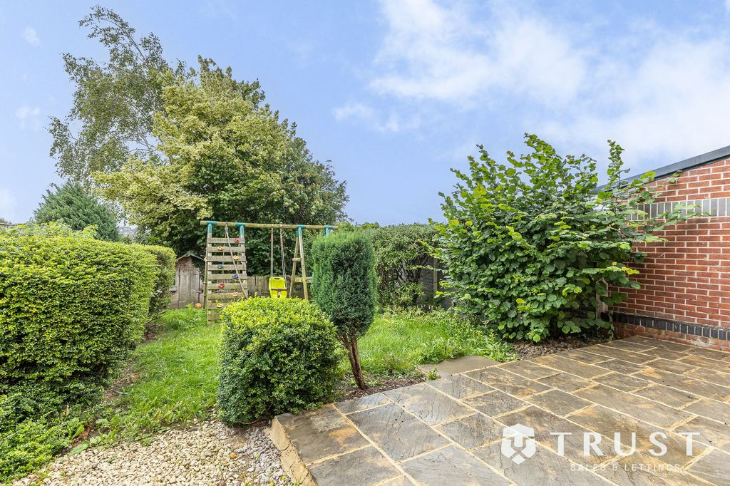 Property photo 2 of 20