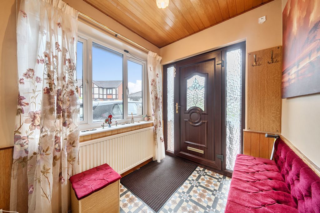 Property photo 2 of 21
