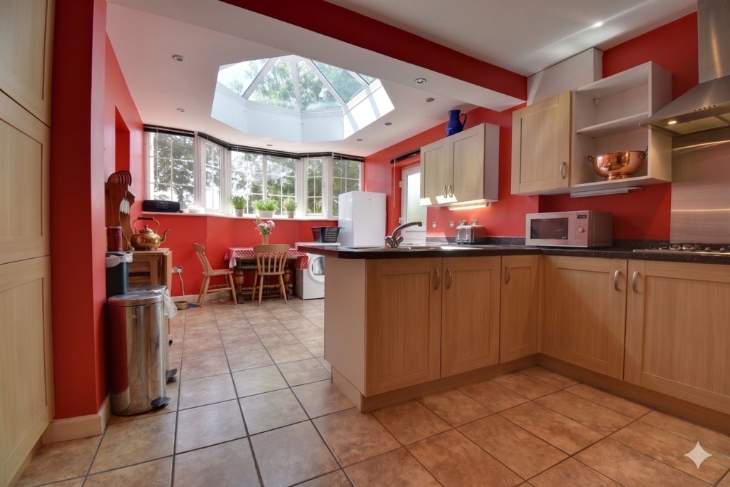Property photo 2 of 13 Kitchen 2