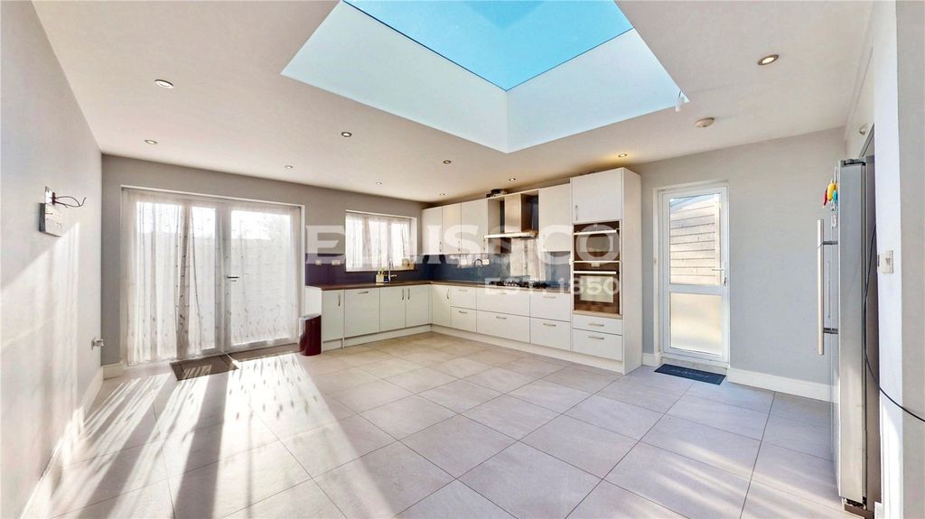 Property photo 3 of 11 Picture No. 31