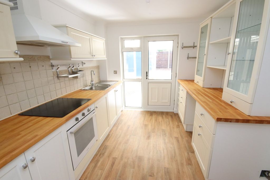 Property photo 2 of 23