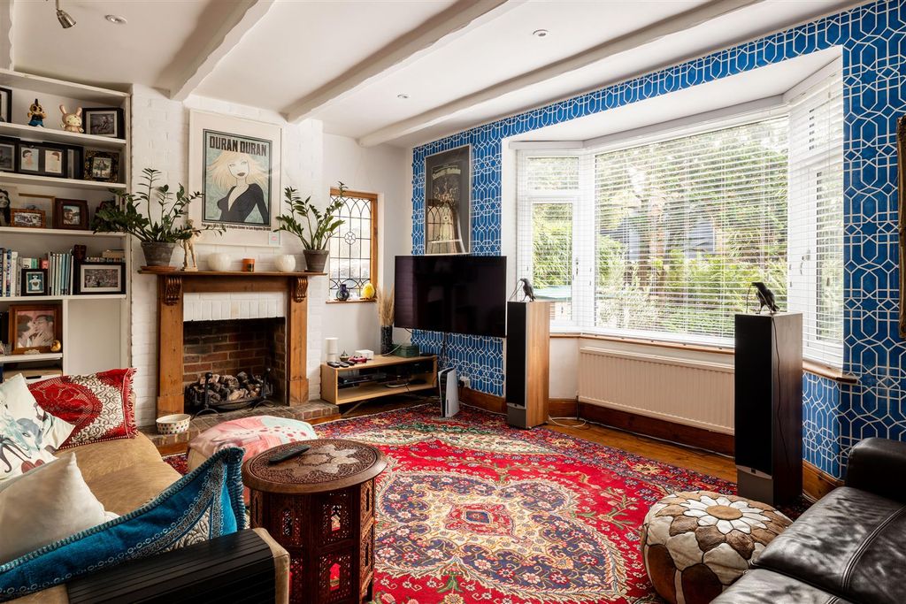 Property photo 2 of 23