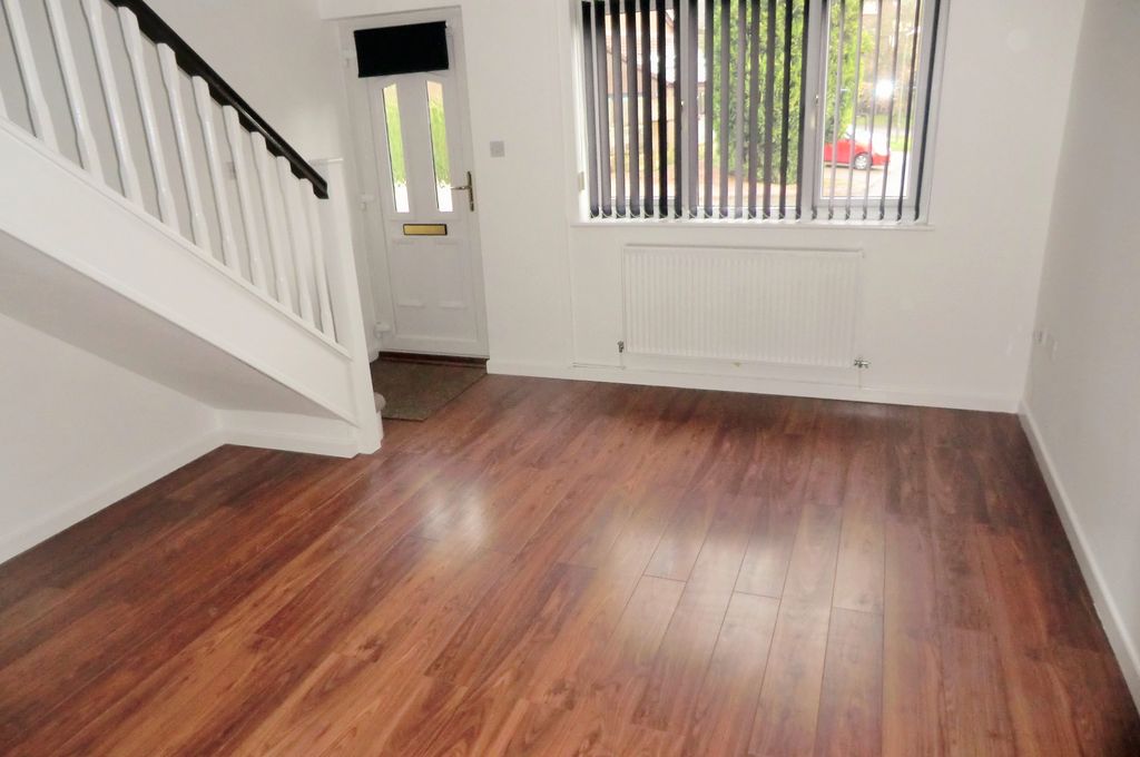 Property photo 2 of 13 Lounge