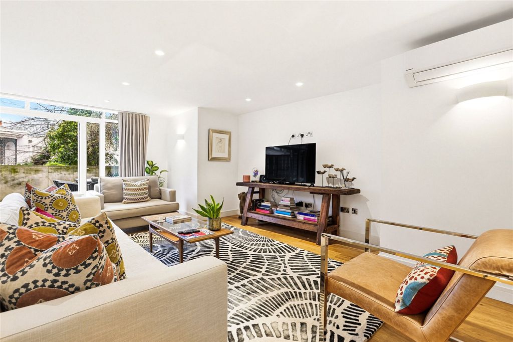 Property photo 3 of 16 Picture No. 05