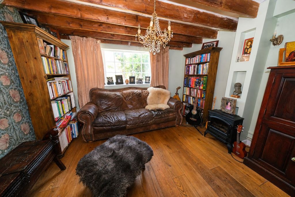 Property photo 3 of 13