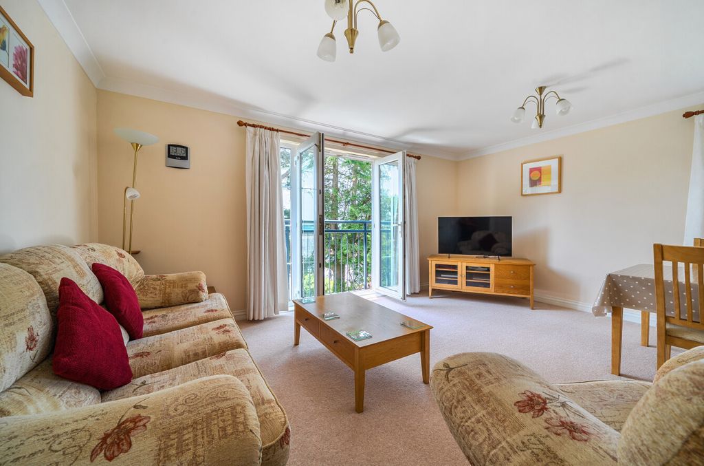 Property photo 2 of 16 1483047-10-6A3937...