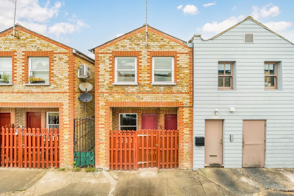 Property photo 1 of 5