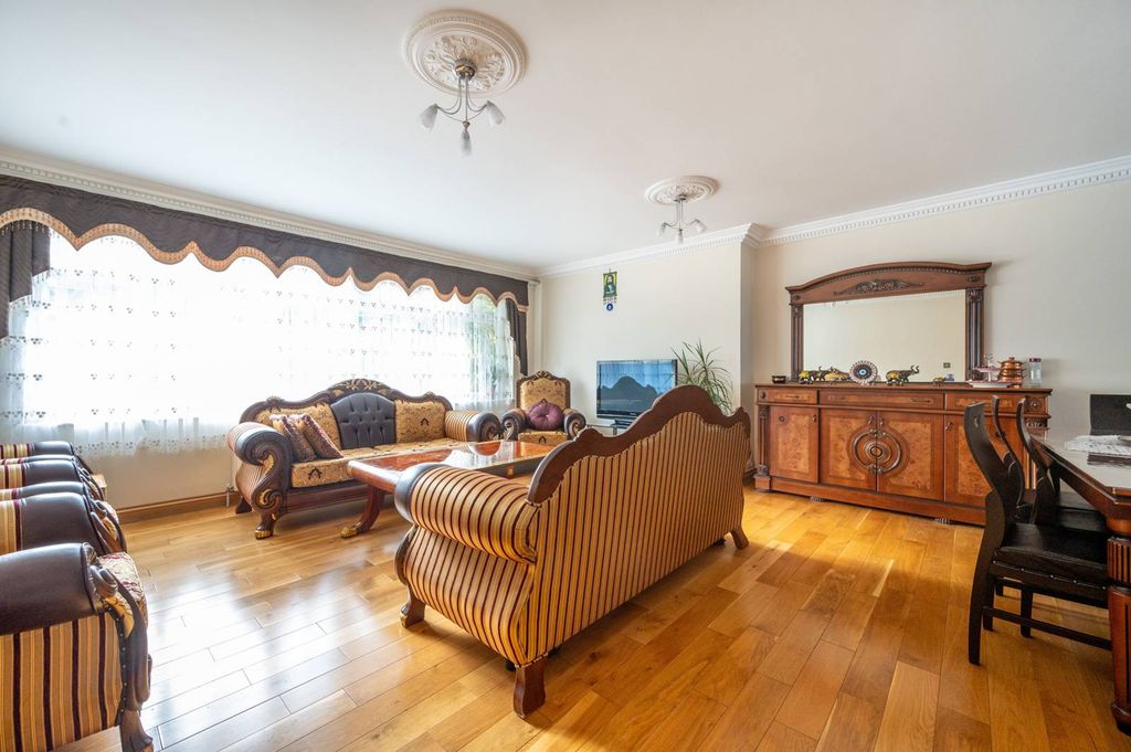 Property photo 2 of 21