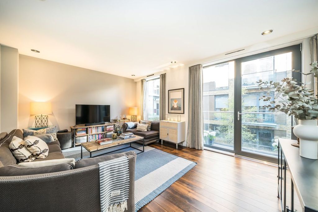 Property photo 2 of 10