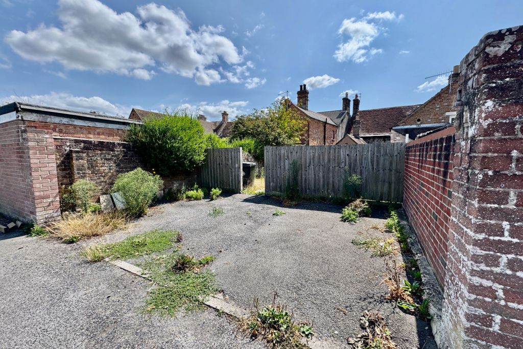 Property photo 2 of 13