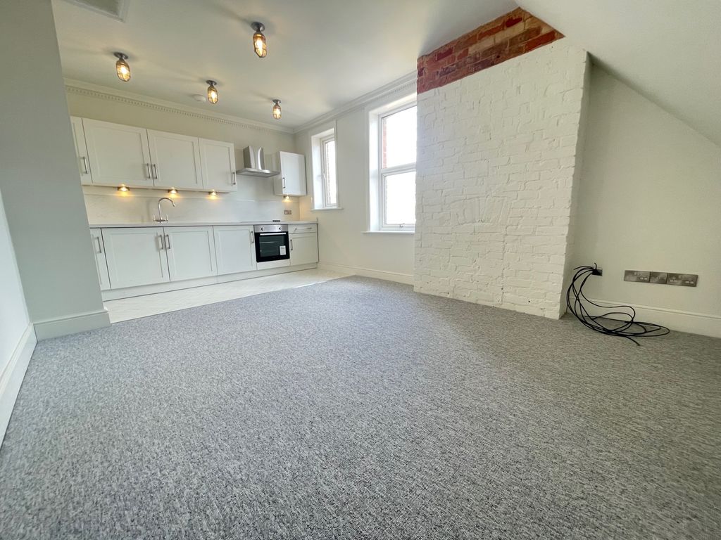 Property photo 1 of 14 Living Room