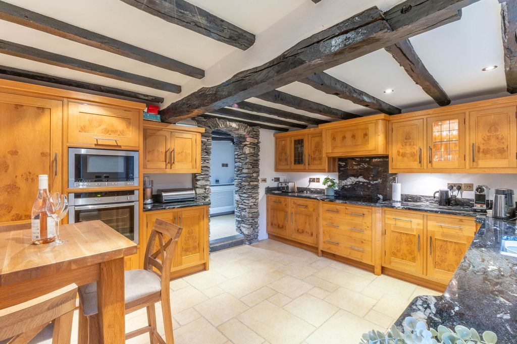 Property photo 3 of 55