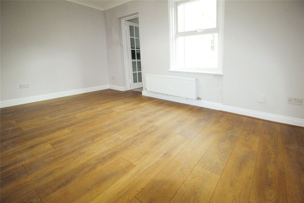 Property photo 2 of 10 Dining Room