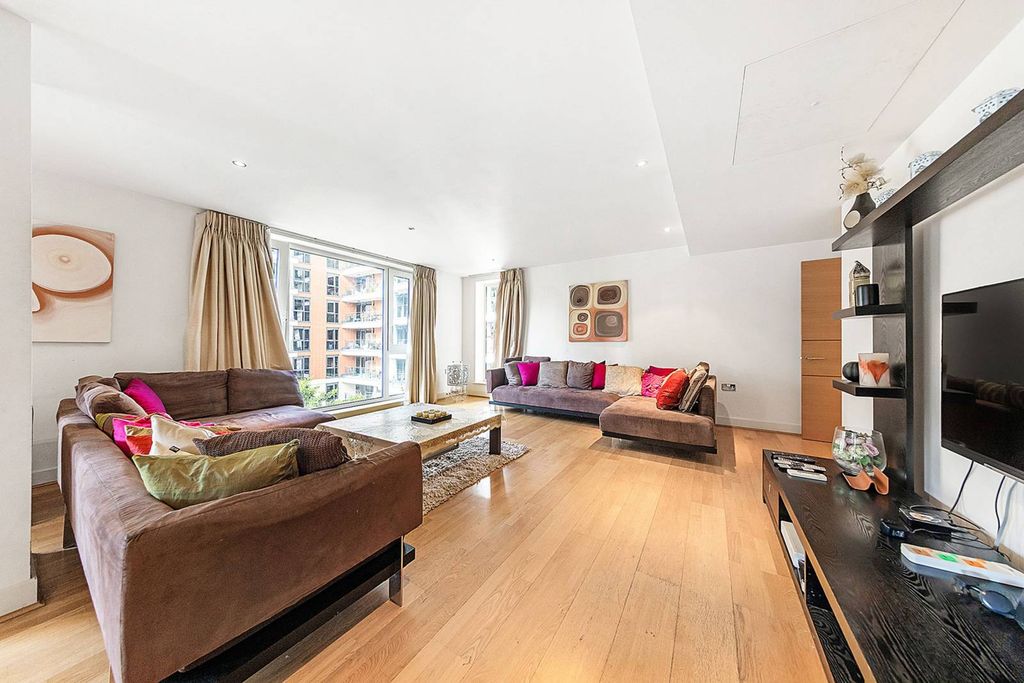 Property photo 2 of 24