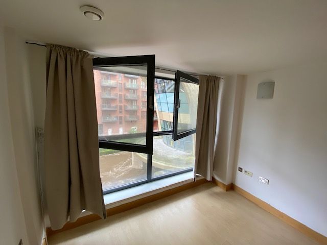 Property photo 3 of 9 Entrance Porch