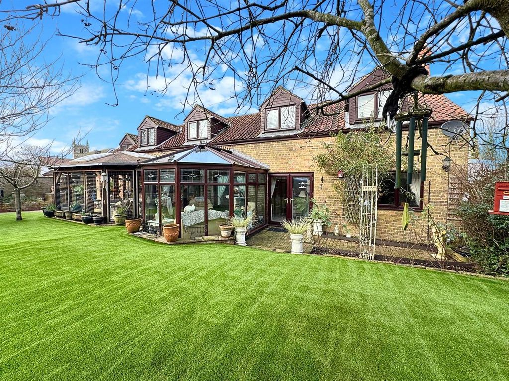 Property photo 1 of 32 Garden