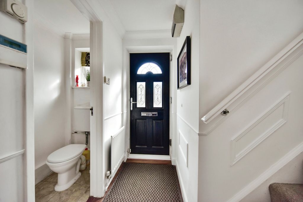 Property photo 2 of 13