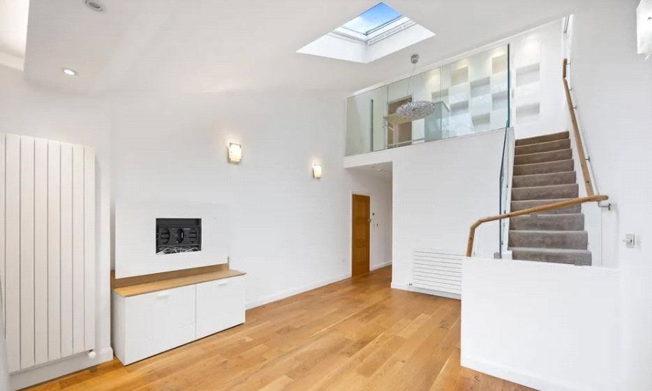 Property photo 3 of 14 Picture-No-13-116