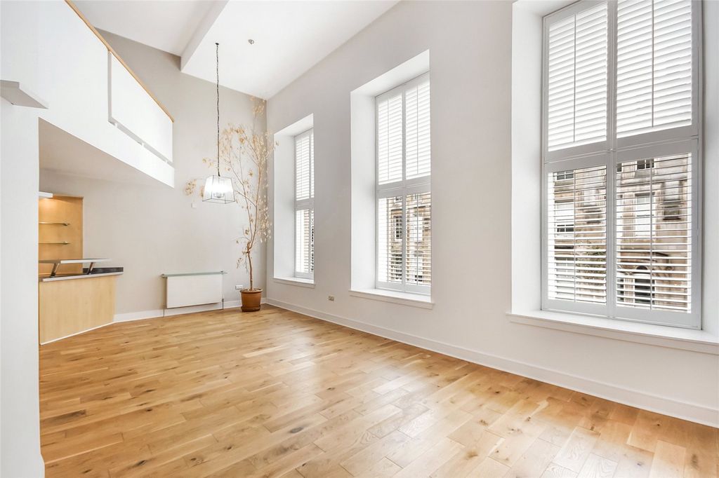 Property photo 2 of 28 Picture No. 08