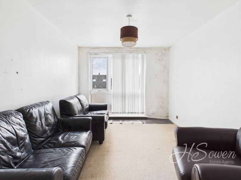 Property photo 3 of 9 Photo 7