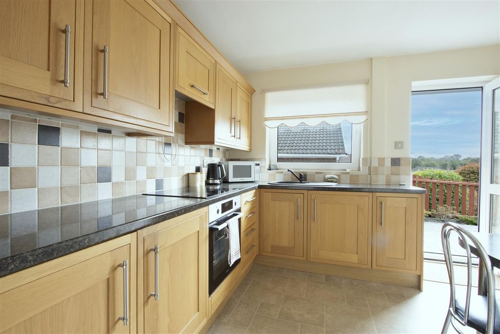 Property photo 2 of 16 Kitchen