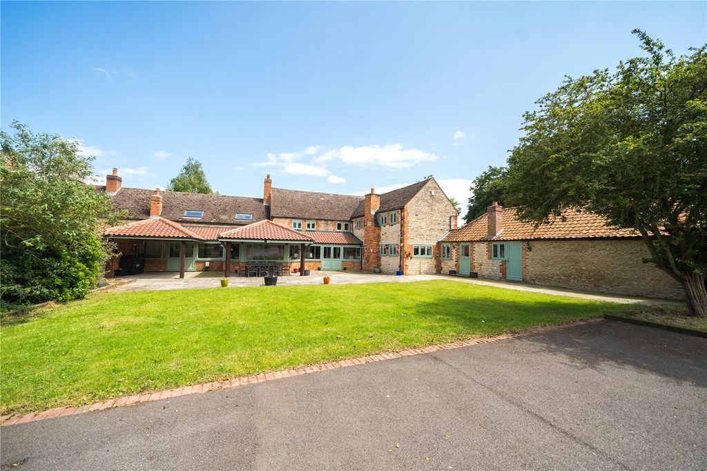 Property photo 1 of 22 Picture No. 37