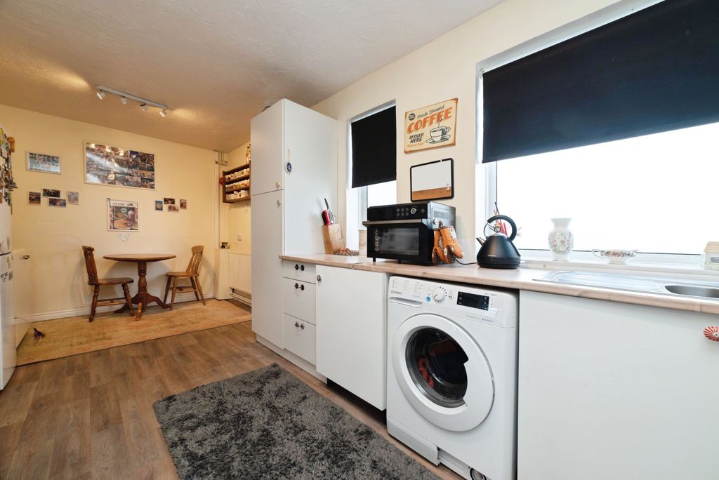 Property photo 3 of 15