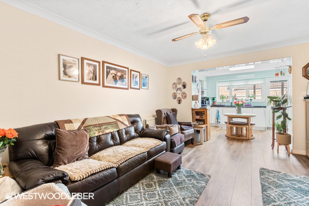 Property photo 3 of 25 Farmlane_5.Jpg