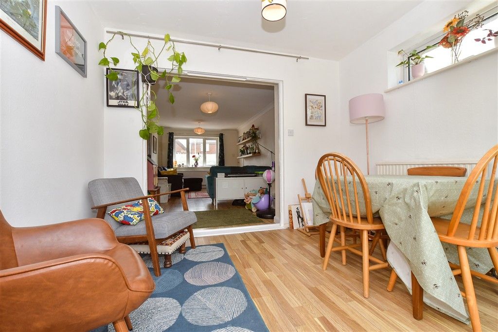 Property photo 3 of 11 Dining Area