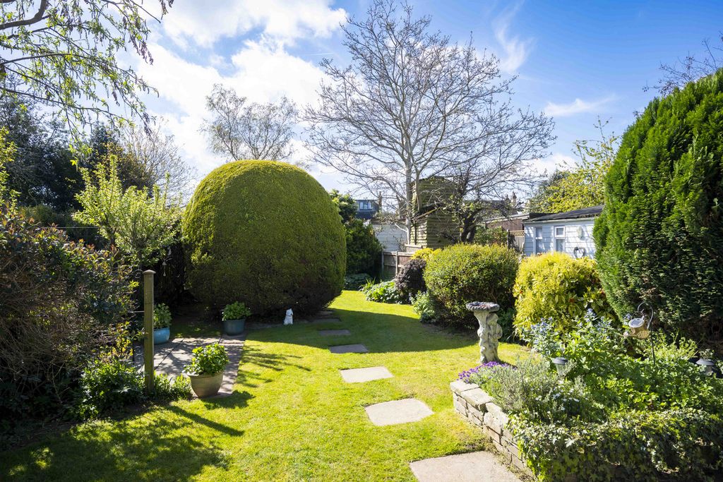 Property photo 2 of 30