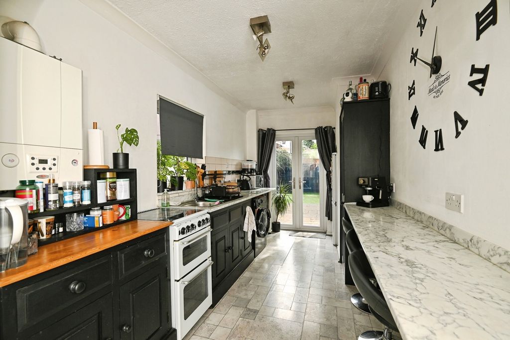 Property photo 3 of 19 Pbox-Img.Jpg