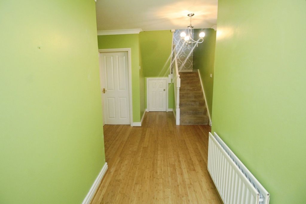 Property photo 2 of 25 Hallway
