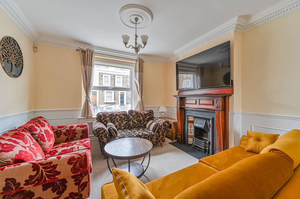 Property photo 2 of 27