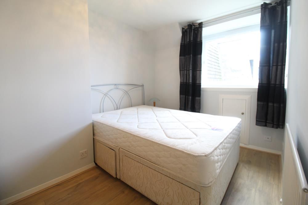 Property photo 3 of 8 Bedroom