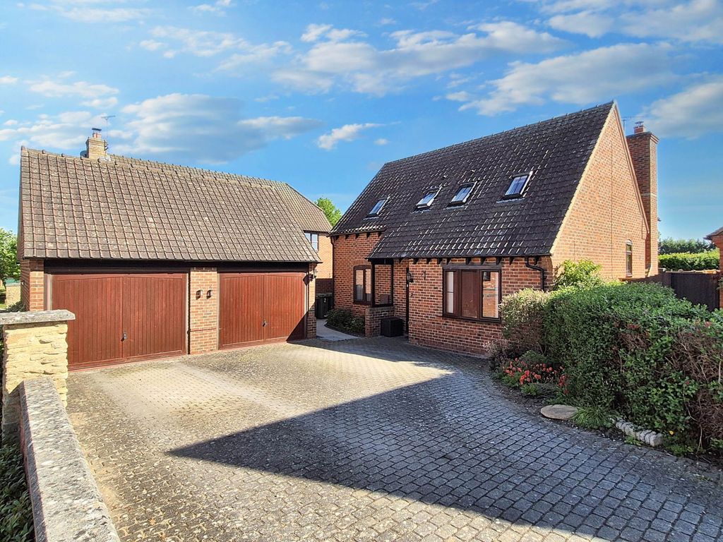 Property photo 1 of 18