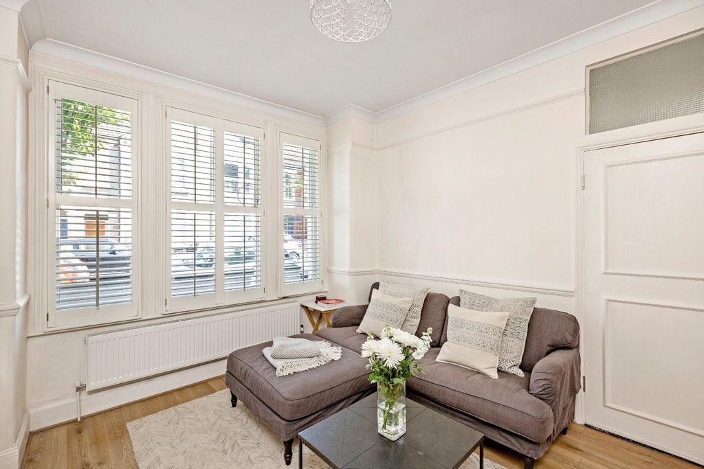 Property photo 3 of 11 Picture No. 02