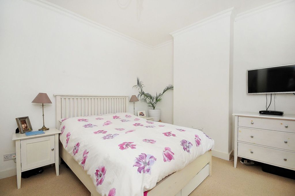 Property photo 2 of 7