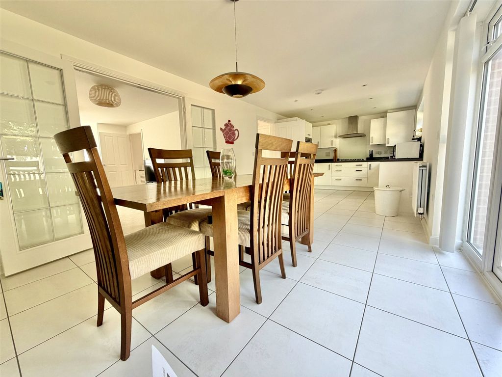 Property photo 3 of 14 3 - Picture No. 21
